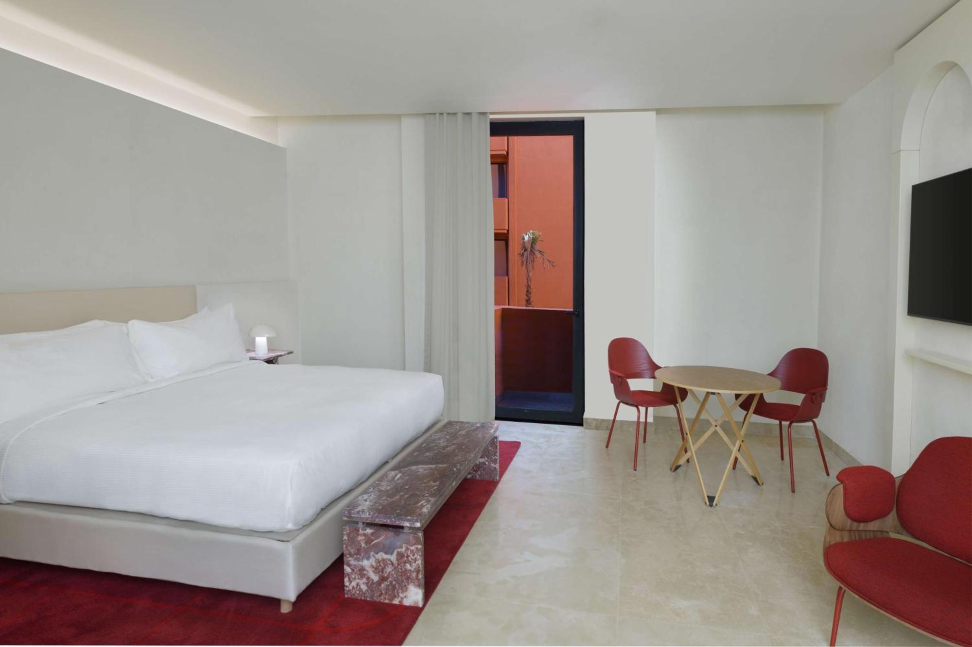 Doubletree By Hilton Ben Guerir Hotel & Residences Benguerir Екстер'єр фото