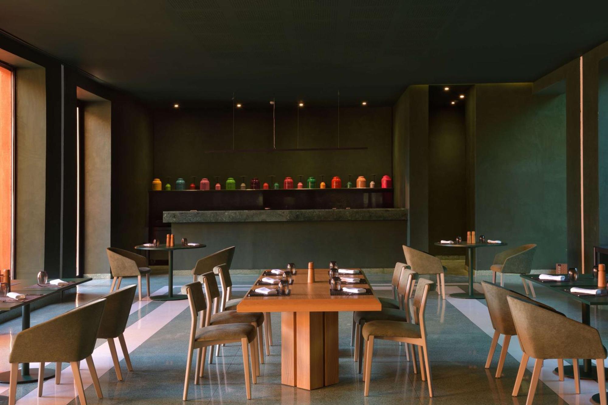 Doubletree By Hilton Ben Guerir Hotel & Residences Benguerir Екстер'єр фото