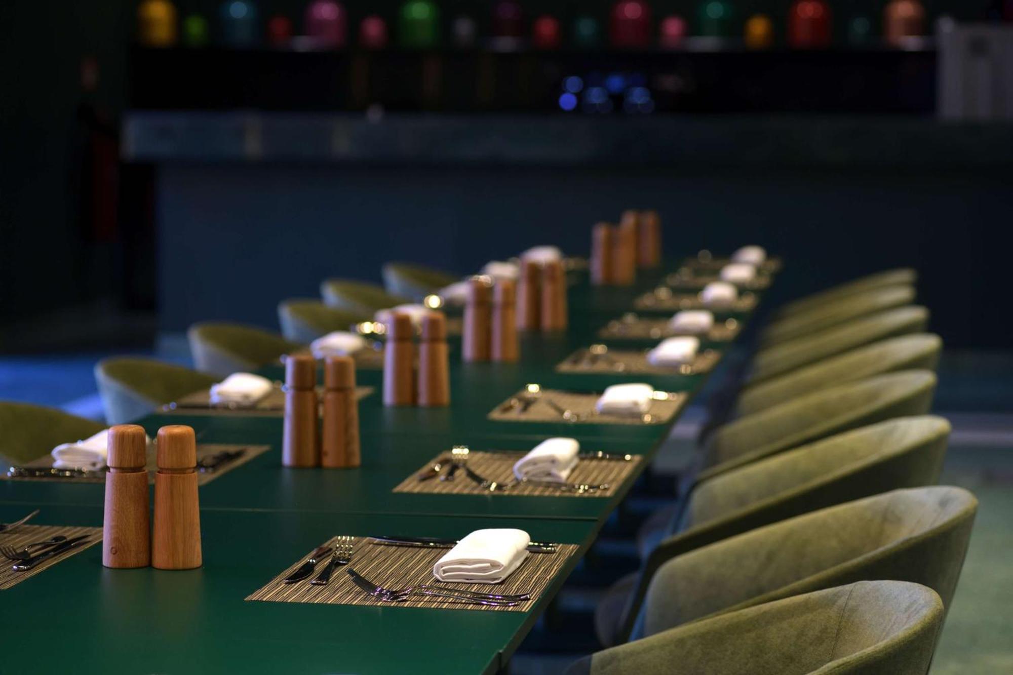 Doubletree By Hilton Ben Guerir Hotel & Residences Benguerir Екстер'єр фото