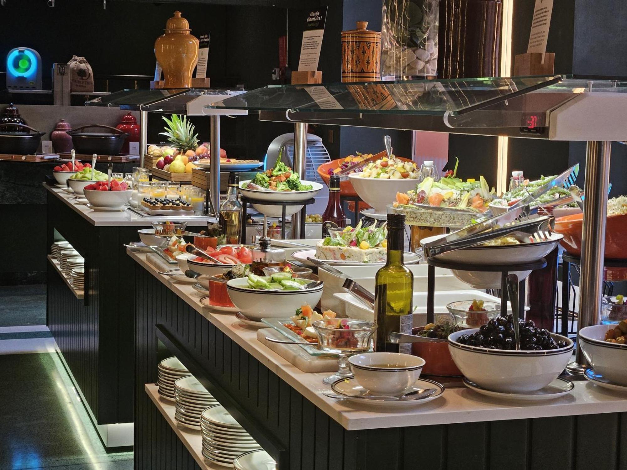 Doubletree By Hilton Ben Guerir Hotel & Residences Benguerir Екстер'єр фото